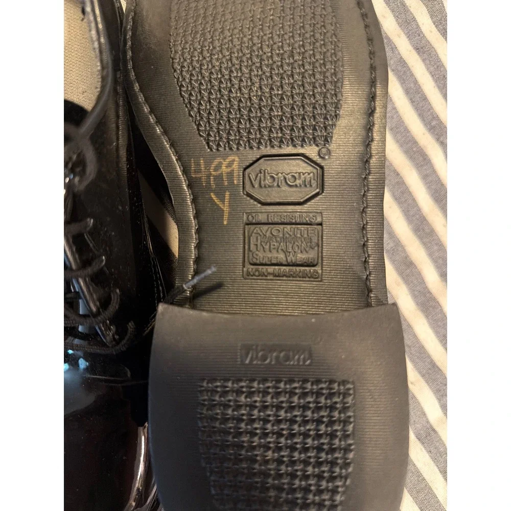 Vibram ****fits women***